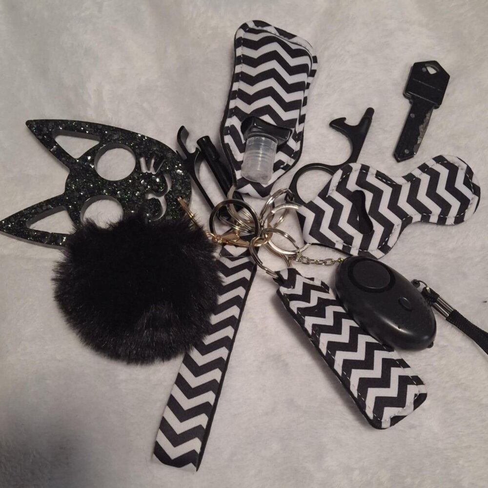 Black Chevron Safety Keychain w/Knuckles